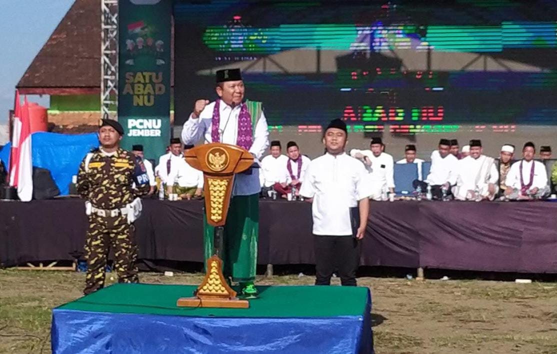 Bupati Jember, Hendy Siswanto, saat berpidato dalam kegiatan Satu Abad NU. (Foto: Diskominfo Jember - ZONA INDONESIA)