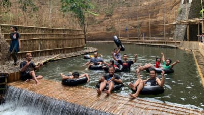 Wah! Ada Pemandian Sungai Tebing di Agrowisata Pinus Sidomulyo Jember
