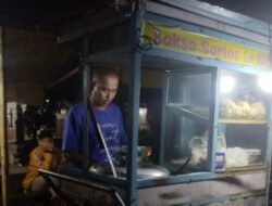 Santap Bakso Sarlos Cak War di Ajung Jember, Dijamin Bakal Ketagihan
