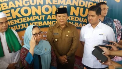 Ketua PBNU Alissa Wahid dan Bupati Jember Hendy Siswanto, saat diwawancarai awak media. (Foto: Zainul Hasan - ZONA INDONESIA)