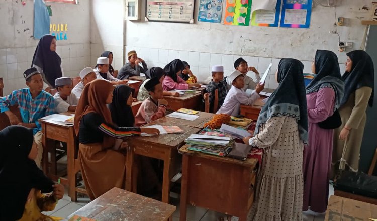 Suasana ruang kelas di kegiatan R2S
