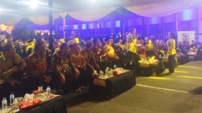 Bupati Jember Senandungkan Lagu Campursari di Alun-alun Kota