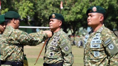 Prosesi serah terima jabatan. (Foto: Diskominfo Jember)