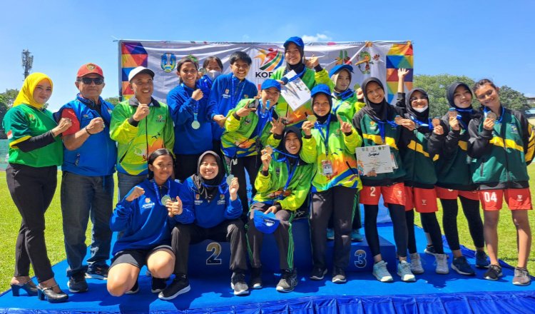 Atlet asal Kabupaten Jember foto bersama usai terima medali dalam FORDA 1 Jatim di Malang. (Foto: Diskominfo Jember - ZONA INDONESIA)