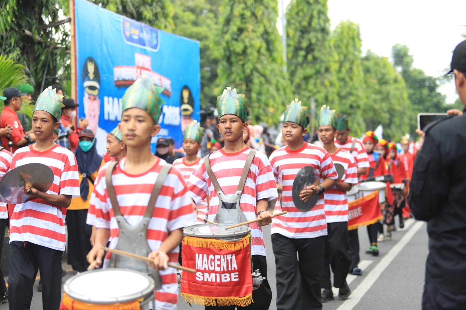 Peserta dalam pembukaan Drumband dan Marching Band. (Foto: Diskominfo Jember)