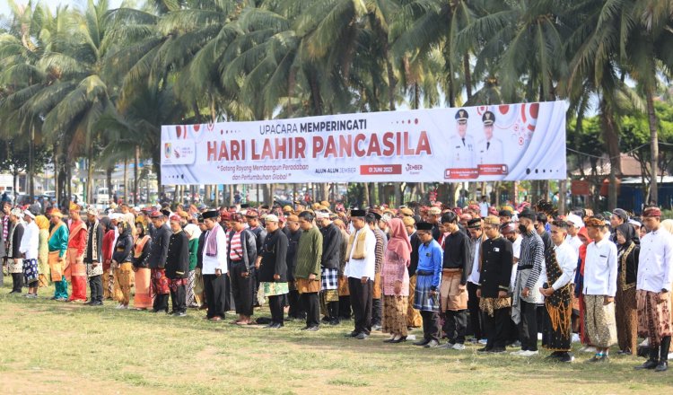 Upacara Hari Jadi Pancasila di Alun-alun Jember, Kamis (1/6/2023). (Foto: Diskominfo Jember)