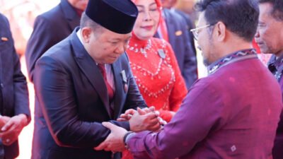 Bupati Jember, Hendy Siswanto, usai menerima penghargaan Satyalancana Wira Karya di PENAS XVI, Sumatera Utara. (Foto: Diskominfo Jember)