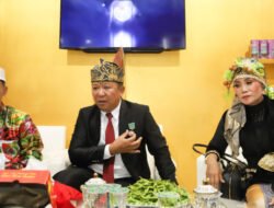 Kelengkeng Jemsu Bikin Bupati Jember Raih Satyalancana Wira Karya?