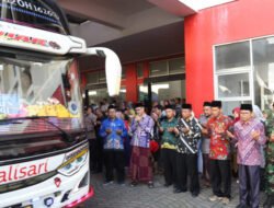 Puluhan CJH Tambahan Asal Jember Berangkat ke Tanah Suci