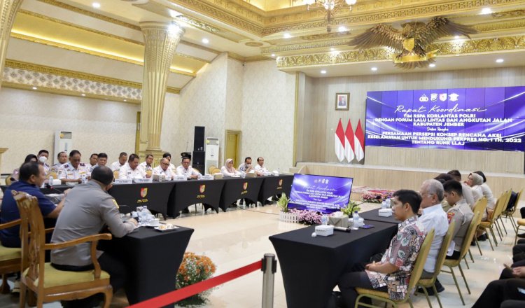Suarana Rakor RSPA Korlantas Polri di Pendapa Wahyawibawagraha, Rabu (5/7/2023). (Foto: Diskominfo Jember)