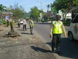 Personel Polres Jember Siap Siaga Kawal Kamseltibcarlantas