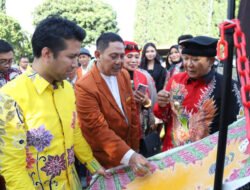 Emil Dardak Terkesima Keajaiban Batik Jember! Angkat Nilai Budaya hingga Wisata