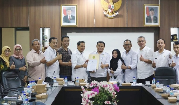 Pansus DPRD Jember usai bahas Raperda tentang penyertaan modal PDP Kahyangan, Rabu (9/8/2023). (Foto: Diskominfo Jember)