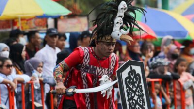 Karnaval budaya di alun-alun Jember. (Foto: Diskominfo Jember)