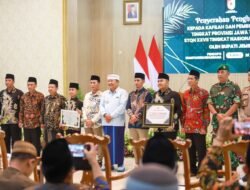 Bupati Jember Beri Penghargaan pada Kafilah dan Pembina MTQ XXX