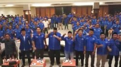 DPC Partai Demokrat Jember dalam acara pelantikan pengurus ranting di tiap-tiap desa se-Kabupaten Jember, Jumat (17/11/2023). (Foto: Istimewa)