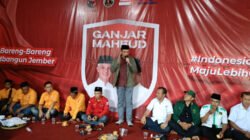 Wakil Ketua Tim Pemenangan Nasional (TPN) Ganjar - Mahfud, Tuan Guru Bajang (TGB), Zainul Majdi, menyampaikan pidato saat kunjungan ke Posko Tim Pemenangan Daerah Jember, Minggu (26/11/2023). (Foto: Teamwork)