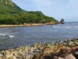 4 Bocah Terseret Ombak di Pantai Puger Jember, 1 Orang Tewas