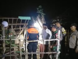 Rumah Nenek di Situbondo Ambruk, Kerugian Capai Puluhan Juta