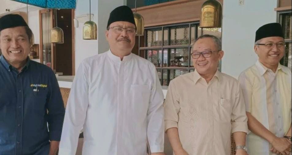 Sekretaris Jenderal PBNU dan Sekretaris Umum Muhammadiyah foto bersama, Jumat (9/2/2024). (Foto: Istimewa)
