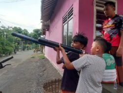 Serunya Anak-Anak di Jember, Nunggu Buka Puasa Sambil Main Mercon Spiritus