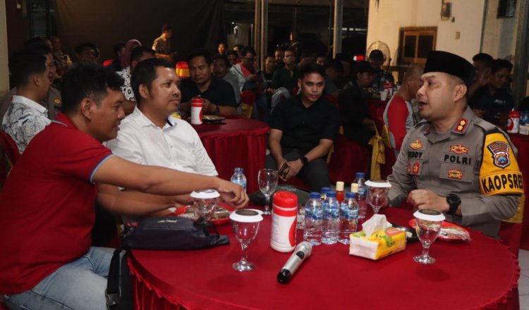 Jajaran Polres Pasuruan Cangkukan bareng awak media, Jumat (1/3/2024). (Foto: Istimewa)