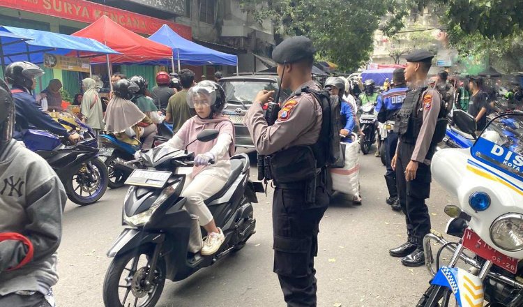 Sat Samapta Polresta Malang Kota melakukan patroli di titik keramaian mobilitas masyarakat. (Foto: Istimewa)