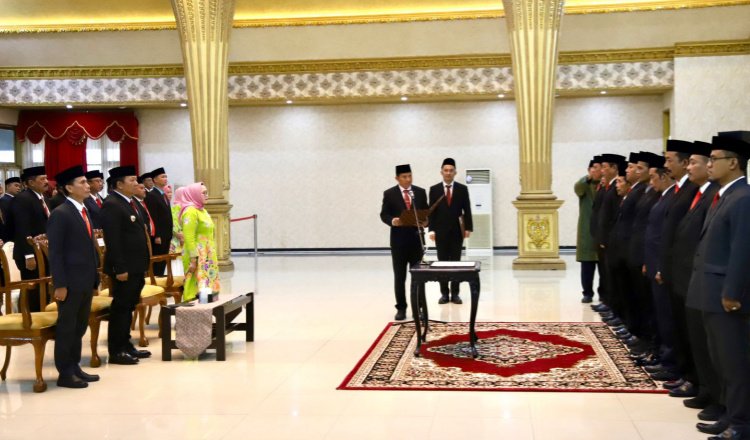 Pelantikan dan pengukuhan 11 camat sebagai PPAT Sementara. (Foto: Diskominfo Jember)