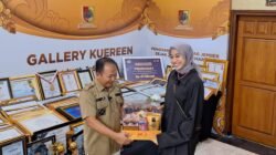 Megawati Hangestri Pertiwi bersama Bupati Jember di Pendapa Wahyawibawagraha. (Foto: Teamwork)