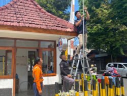 Polres Lumajang Pasang CCTV di Perlintasan Kereta Api
