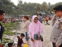 Personel Polres Pacitan Siaga di Sejumlah Wisata, Pastikan Pengunjung Aman dan Nyaman