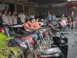 Polres Jember Tangkap 4 Tersangka Curanmor dengan Puluhan BB