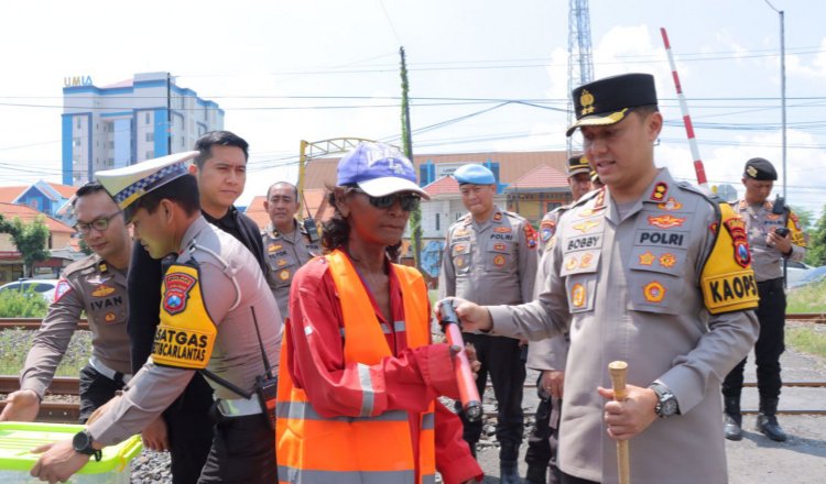 Kapolres Lamongan dukung keselamatan di perlintasan KA. (Foto: Istimewa)