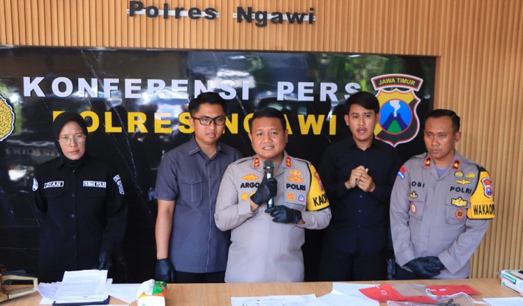 Kapolres Ngawi pimpin konferensi pers ungkap kasus tipu gelap coklat Roka. (Foto: Istimewa)