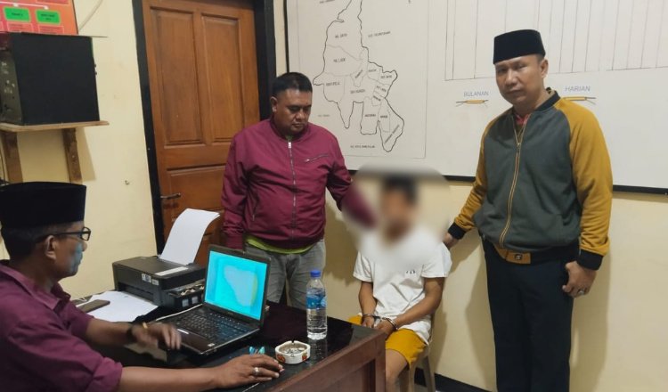 Tersangka Curanmor dimintai keterangan di Mako Polsek Palengaan. (Foto: Istimewa)
