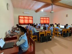 Ujian Akhir Tahun di SMP Insan Terpadu Probolinggo Berbasis Komputer