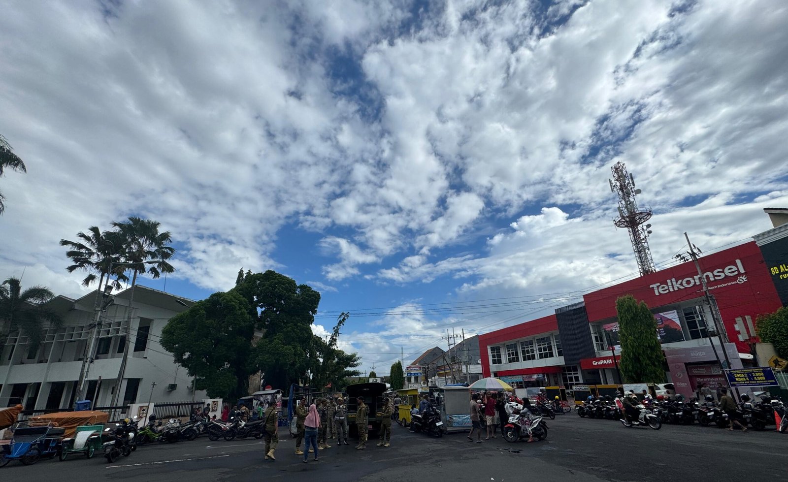 Area Alun-alun Jember yang bakal direlokasi dengan anggaran Rp26 Miliar. (Foto: Teamwork)