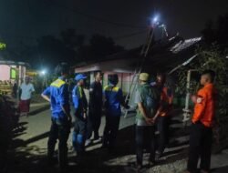 Korsleting Listrik, Kabel di Atas Rumah Warga Situbondo Terbakar
