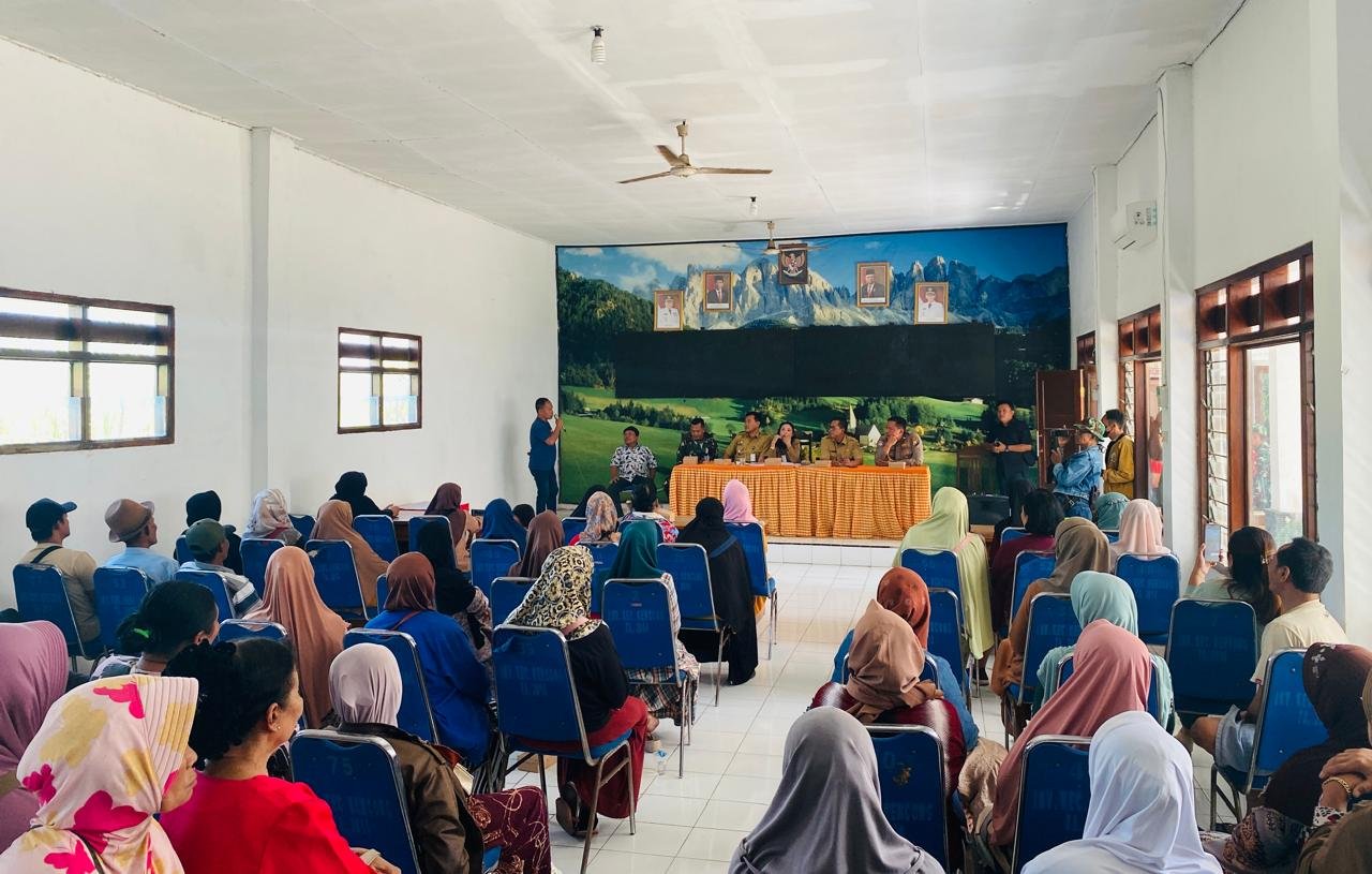 Audiensi pedagang Pasar Baru Kencong di Aula Kecamatan Kencong. (Foto: Teamwork)