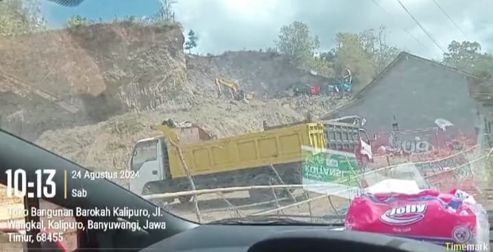 Kegiatan penambangan ilegal di Dusun Wangkal. (Foto: Amin / Zona Indonesia)