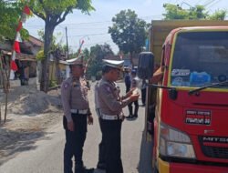 Polres Ponorogo Periksa Kendaraan Umum dan Angkutan Barang