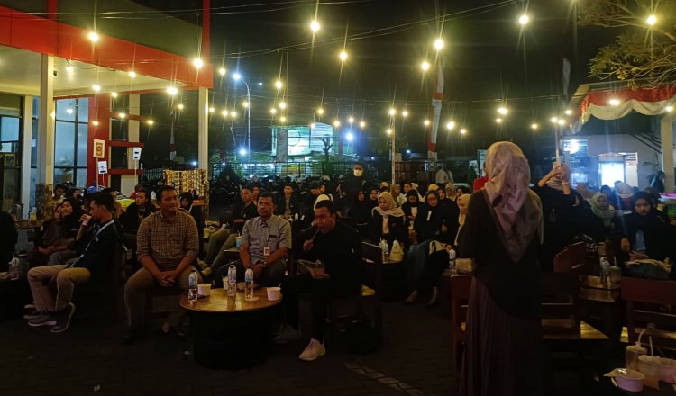 Kegiatan Ngulik di halaman Kantor OJK Jember. (Foto: Teamwork)