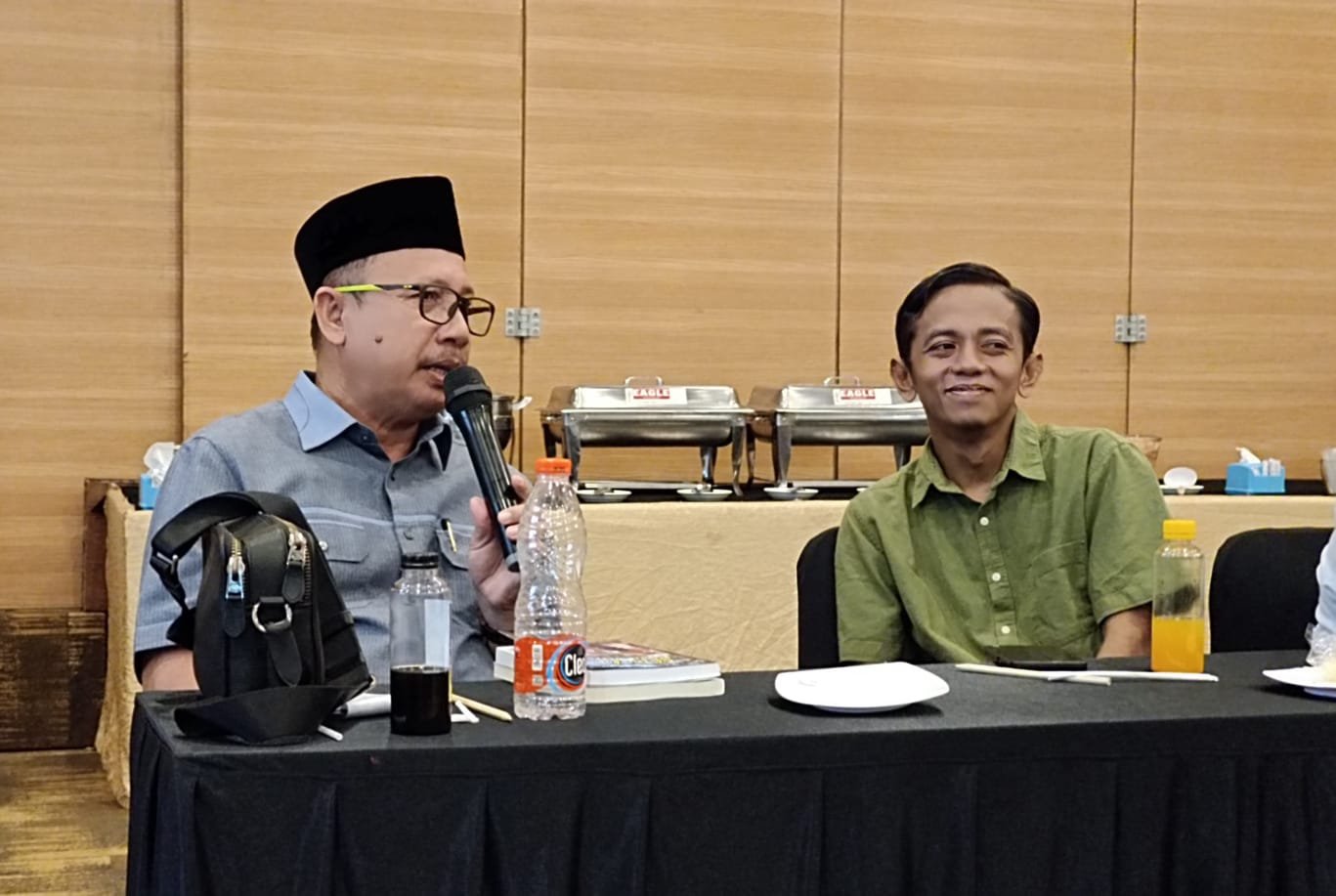 Muhammad Nur Purnamasidi menyampaikan pandangannya dalam kegiatan FGD Mandat Pendidikan di Hotel Royal Jember, Minggu (11/8/2024). (Foto: Teamwork)
