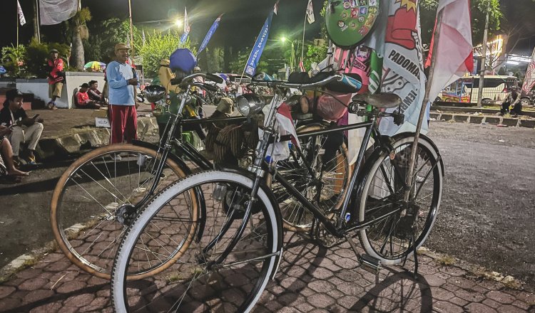 Peserta KEJEM beristirahat di GSG Jember usai ngonthel dari Kampung Londo, Minggu (15/9/2024). (Foto: Diskominfo Jember)