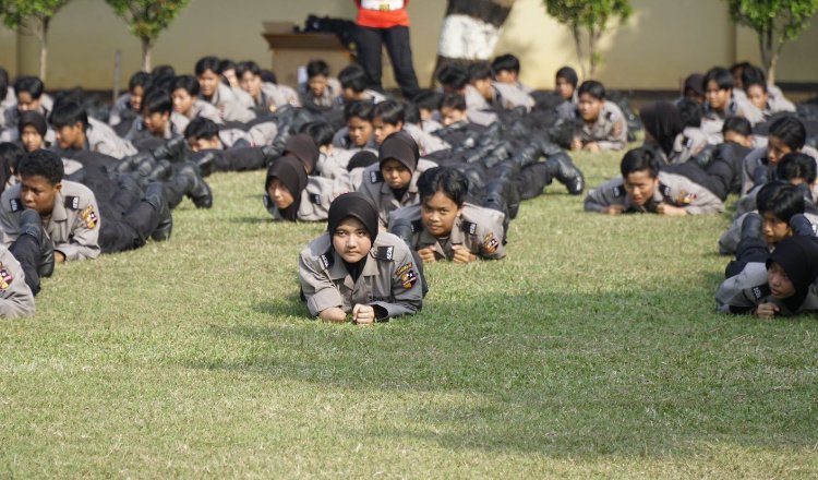 Fatia Nur Azzahra saat menjalani latihan militer. (Foto: Istimewa)