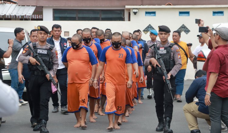 30 tersangka pengedar narkoba dibawa ke acara konferensi pers. (Foto: Istimewa)