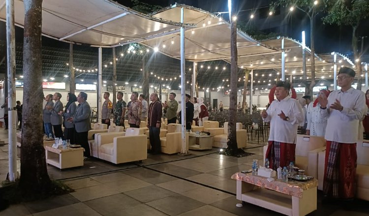 Deklarasi kampanye damai berlangsung di Kota Cinema Jember, Selasa (24/9/2024), malam. (Foto: Zainul Hasan)