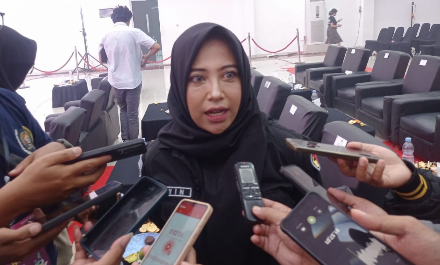 Komisioner Bawaslu Jember Divisi Pencegahan, Parmas, dan Humas, diwawancarai awak media, Senin (23/9/2024). (Foto: Istimewa)