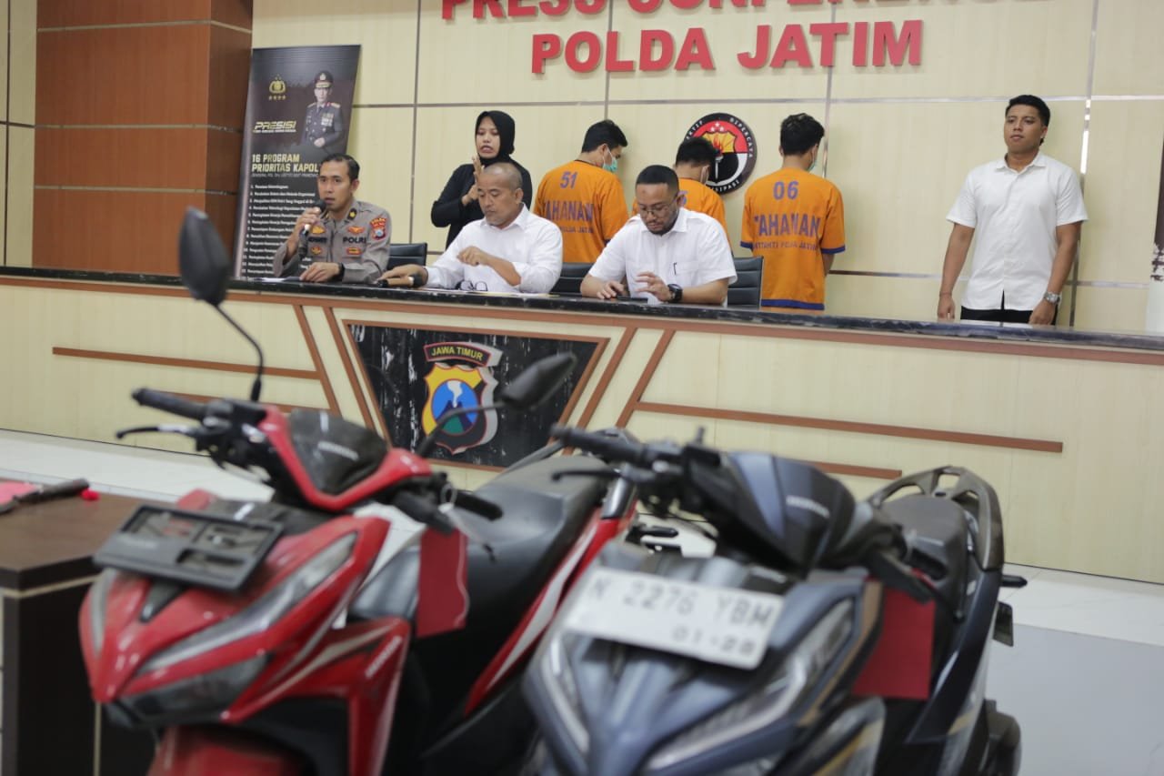 Press Conference di Gedung Bid Humas Polda Jatim. (Foto: Istimewa)