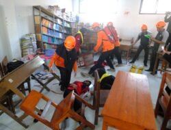 Simulasi Gempa Megathrust: Ratusan Pelajar di Jember Dilatih Cara Selamatkan Diri